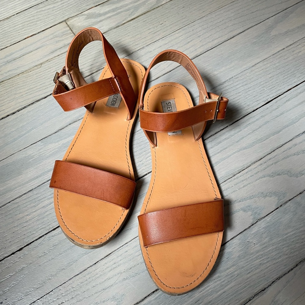 Steve Madden Dina Flat Sandals